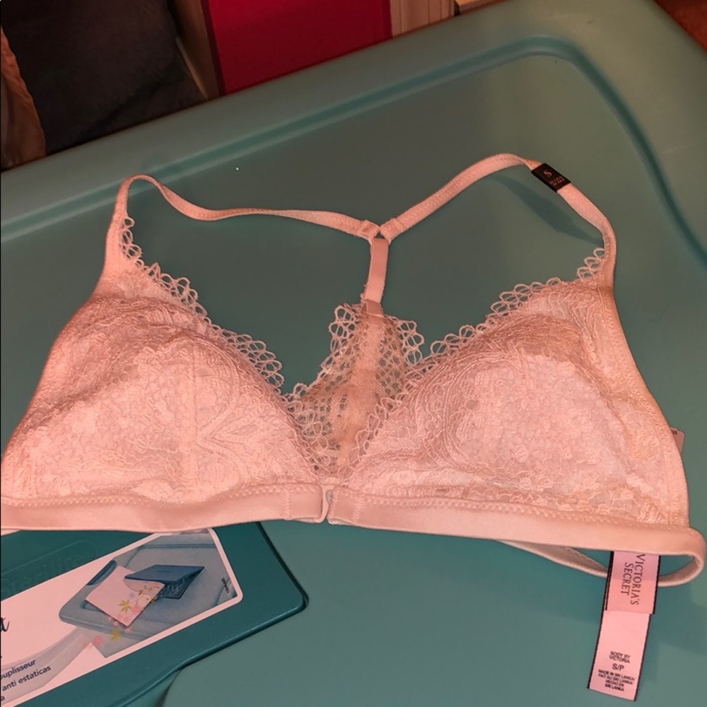 NWT White Victoria’s Secret Front Closure Bralette